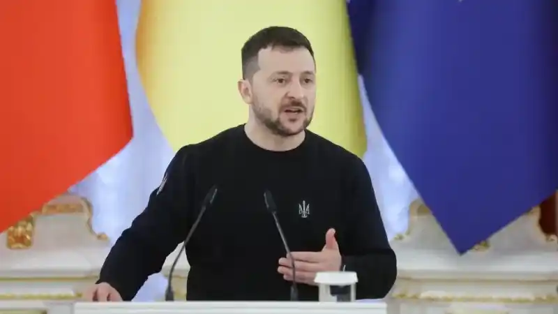 Zelenskiy: “ABD yardımları olmazsa Ukrayna güçleri geri çekilmek zorunda kalacak” Zelenskiy: “ABD yardımları olmazsa Ukrayna güçleri geri çekilmek zorunda kalacak”