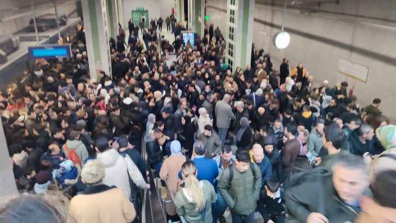 Yenikapı-Kirazlı metro hattında arıza Yenikapı-Kirazlı metro hattında arıza