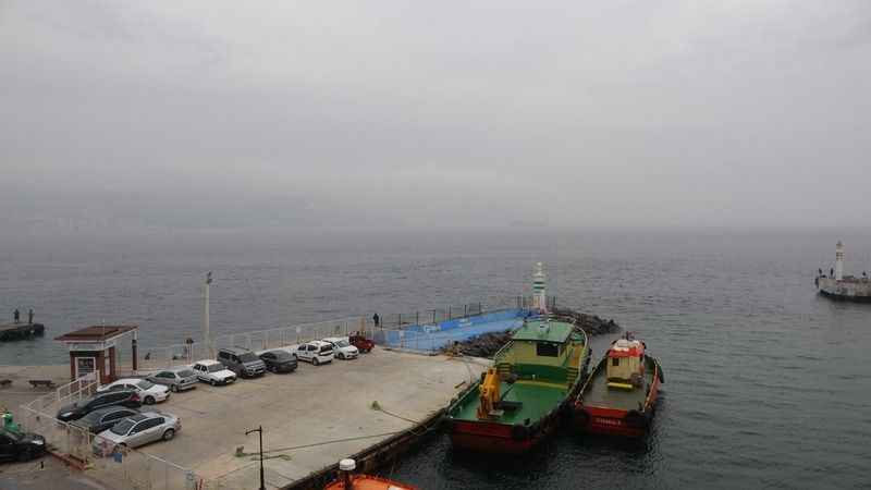 Çanakkale Boğazı sisten dolayı 44 saattir transit gemi geçişlerine kapalı
