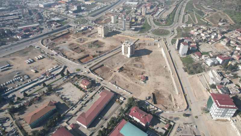 Depremin simgesi Ebrar Sitesi'nde yerinde dönüşüm