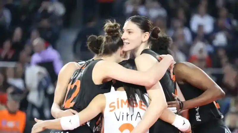 Eczacıbaşı Dynavit, Kupa Voley’de finale yükseldi