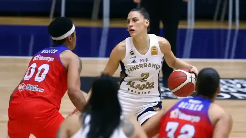 Fenerbahçe Kadın Basketbol Takımı, yarı final için parkede