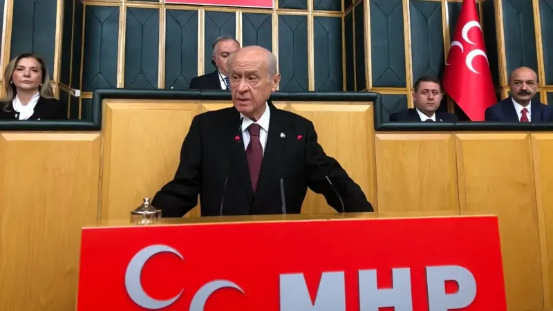 MHP Lideri Bahçeli: “Birkaç emniyet müdürünün açığa alınmasıyla geçiştirilemeyecek bir komplo devrededir” MHP Lideri Bahçeli: “Birkaç emniyet müdürünün açığa alınmasıyla geçiştirilemeyecek bir komplo devrededir”