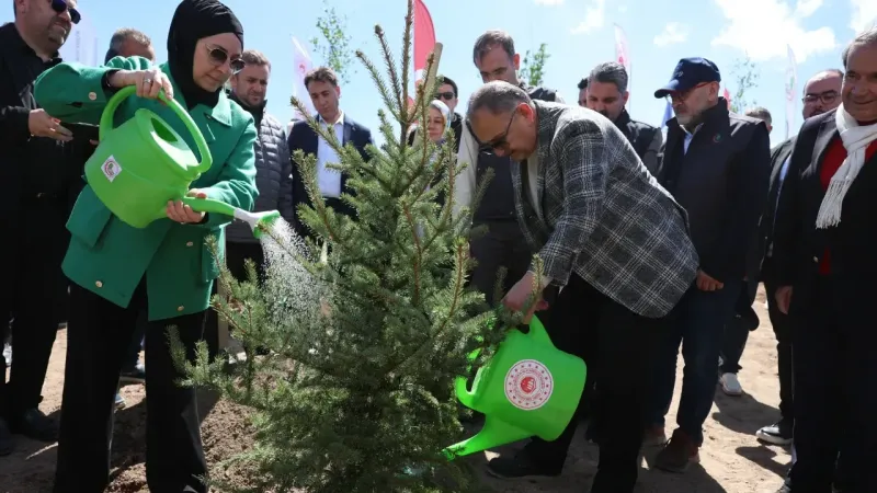Bakan Özhaseki: “Hedefimiz daha yeşil bir Türkiye” Bakan Özhaseki: “Hedefimiz daha yeşil bir Türkiye”