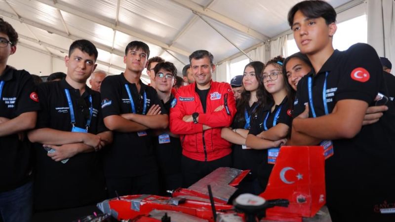 Selçuk Bayraktar: "Savunma sanayimizdeki yüzde 85 oranında dış bağımlılık yüzde 20'lere düştü"