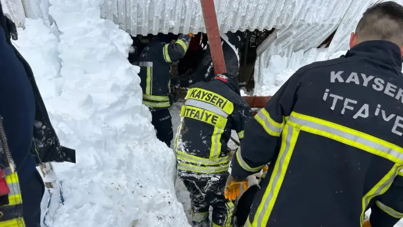 Kayseri’de belediyenin ‘kar’ mesaisi başladı Kayseri’de belediyenin ‘kar’ mesaisi başladı