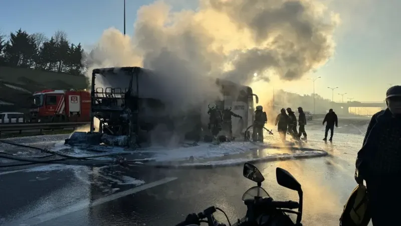 İstanbul’da yolcu otobüsünde yangın: 25 yolcusu vardı