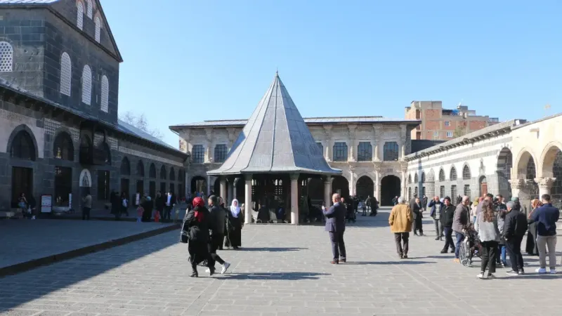 Diyarbakır kış aylarında da yerli ve yabancı turistleri ağırlıyor