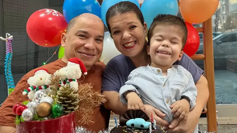 Fenomen çiftin evlat acısı: Ali Aras hayatını kaybetti Fenomen çiftin evlat acısı: Ali Aras hayatını kaybetti