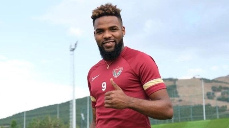 Aaron Boupendza, hayatını kaybetti Aaron Boupendza, hayatını kaybetti