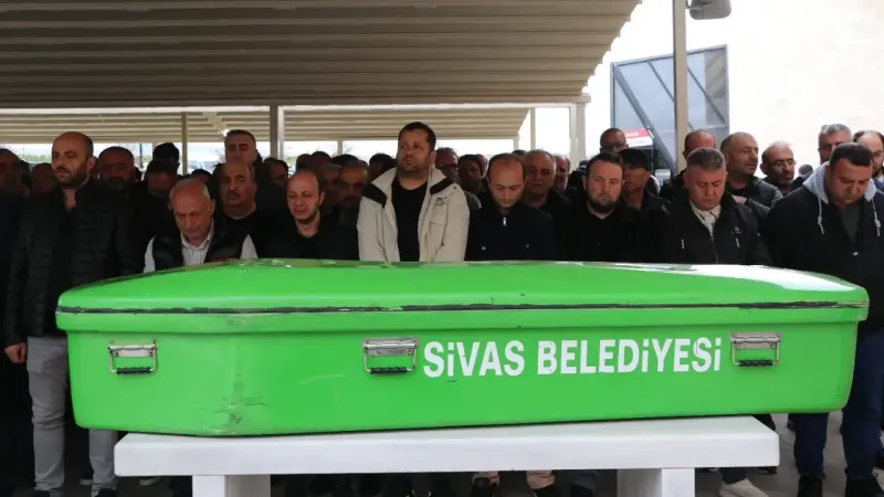 Metrobüs kazasında hayatını kaybeden Ebru Heper defnedildi Metrobüs kazasında hayatını kaybeden Ebru Heper defnedildi