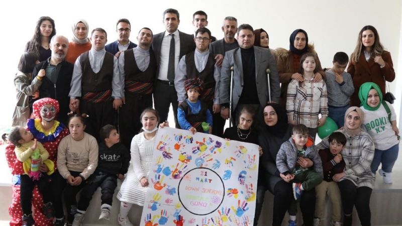 Down Sendromlu Halay Ekibi Coşturdu