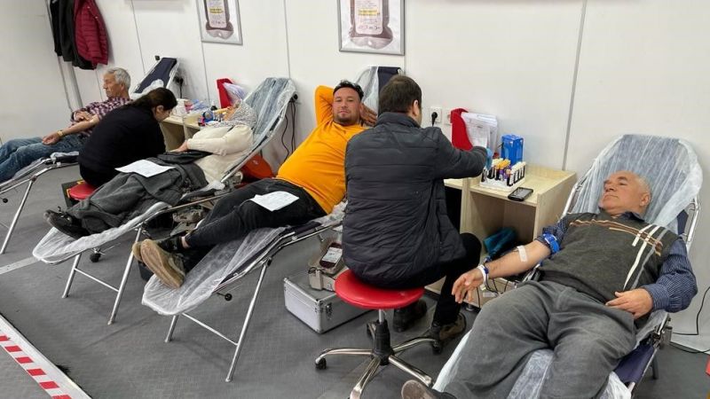 Kan Bağışçılarına Madalya!