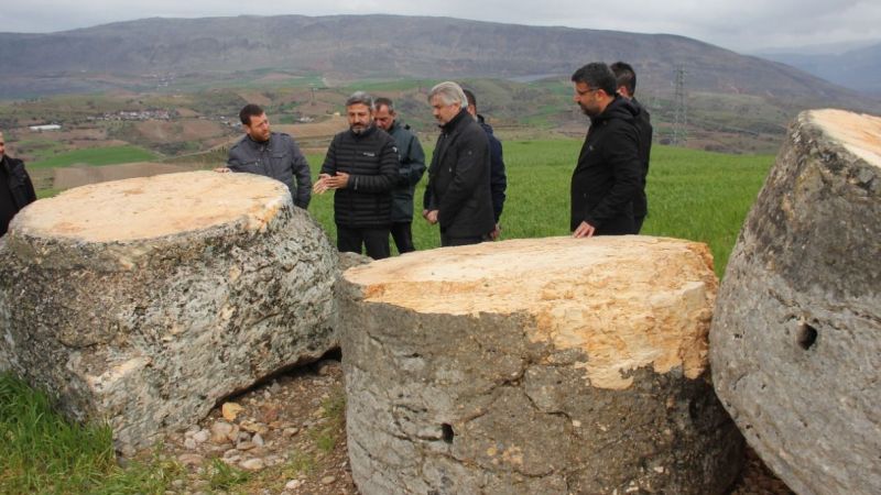 Depremde Devrildi Yeniden Ayağa Kaldırılıyor Depremde Devrildi Yeniden Ayağa Kaldırılıyor