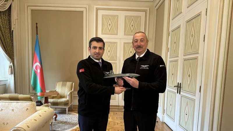 Selçuk Bayraktar Azerbaycan Cumhurbaşkanı Aliyev’i ziyaret etti