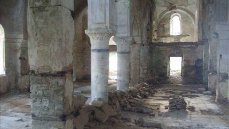 200 yıllık kiliseye defineciler dadandı 200 yıllık kiliseye defineciler dadandı