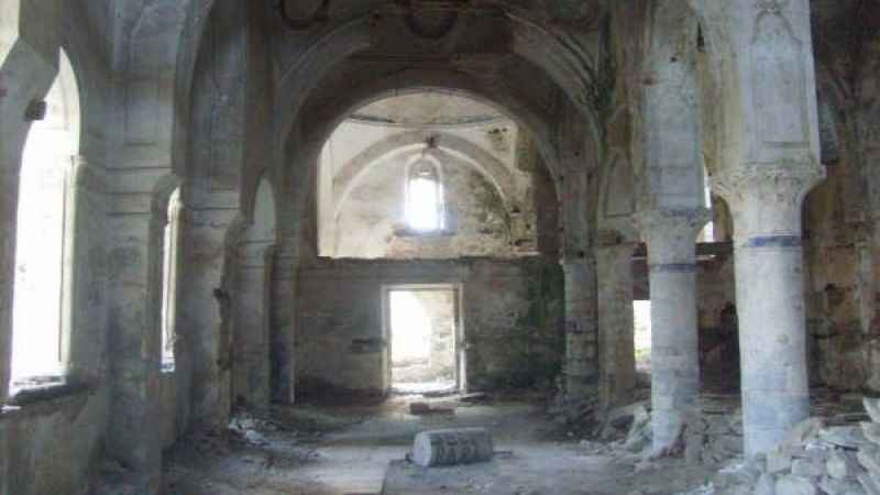 200 yıllık kiliseye defineciler dadandı 200 yıllık kiliseye defineciler dadandı