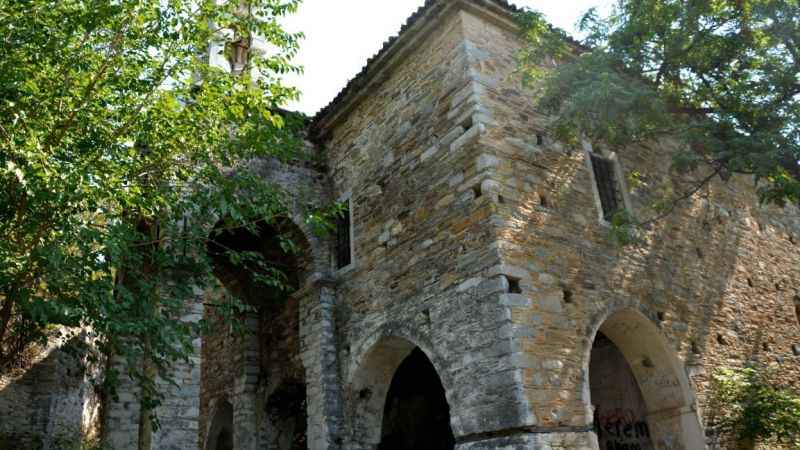 200 yıllık kiliseye defineciler dadandı 200 yıllık kiliseye defineciler dadandı