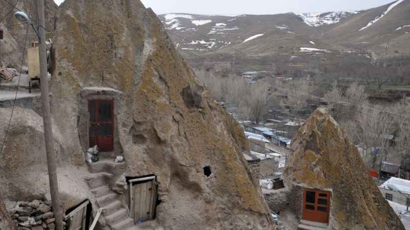 Kendovan evlerini gören hayran oluyor Kendovan evlerini gören hayran oluyor