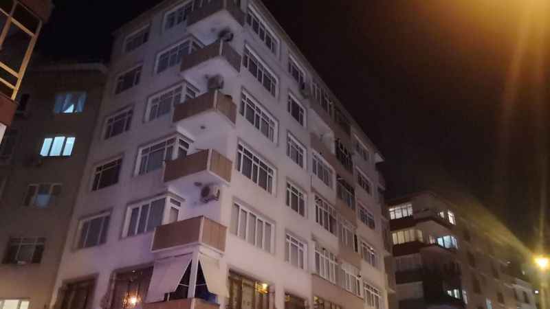 Kolonlardan ses geldi bina boşaltıldı