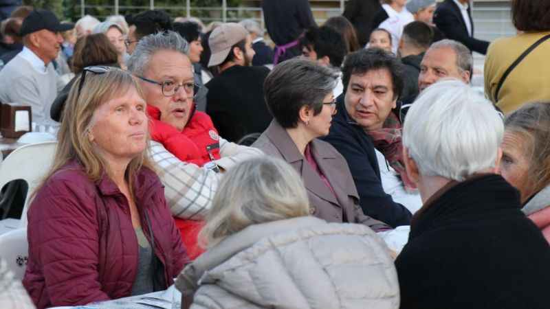 127 milletten yabancılar iftar sofrasında