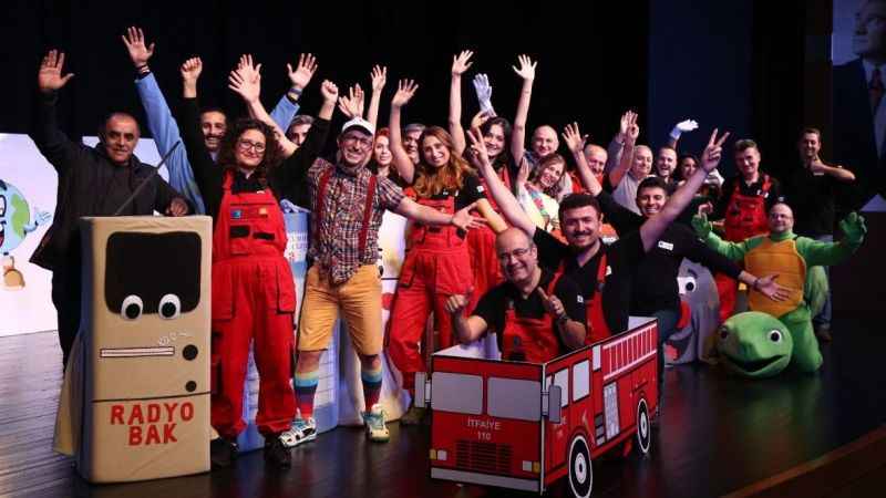 Depremzede çocuklara Bir Afet Masalı Müzikali