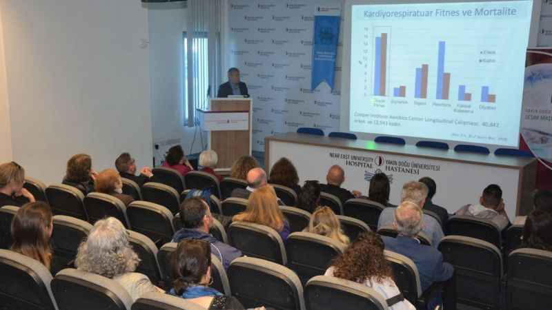 Saatte en az 5 kilometre hızla yürüyün Saatte en az 5 kilometre hızla yürüyün