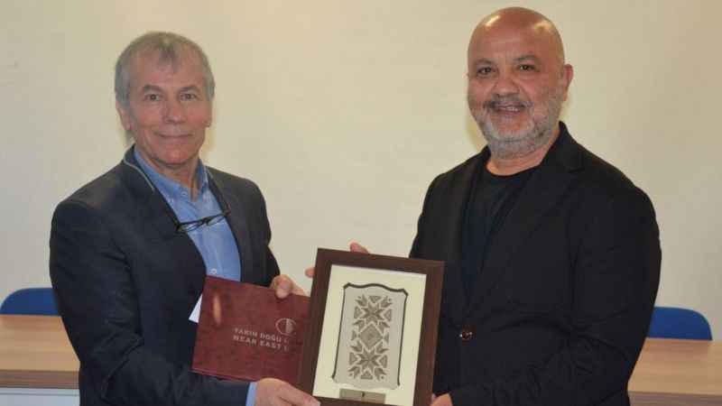 Saatte en az 5 kilometre hızla yürüyün Saatte en az 5 kilometre hızla yürüyün