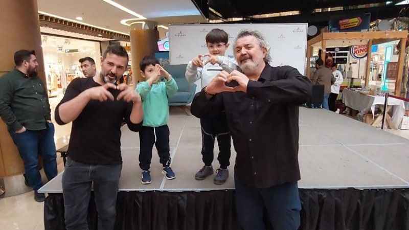Ünlü oyuncu sevenleriyle buluştu