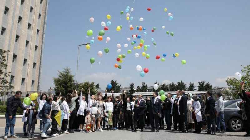 Pendik semaları rengarenk balonlarla doldu Pendik semaları rengarenk balonlarla doldu