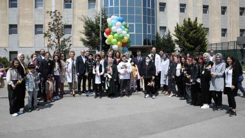Pendik semaları rengarenk balonlarla doldu Pendik semaları rengarenk balonlarla doldu