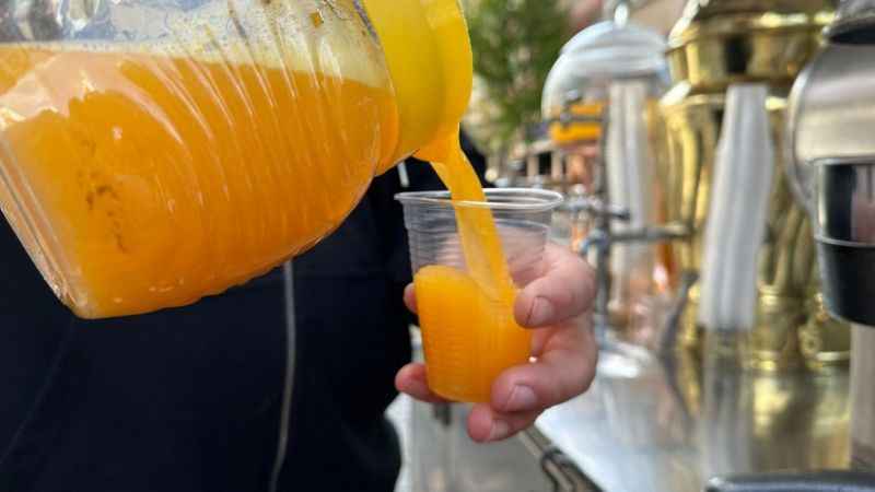Mevsim geçişlerinde portakal ve limon suyu Mevsim geçişlerinde portakal ve limon suyu