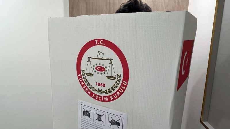 Tayland'daki Türk vatandaşları oy kullanmaya başladı Tayland'daki Türk vatandaşları oy kullanmaya başladı
