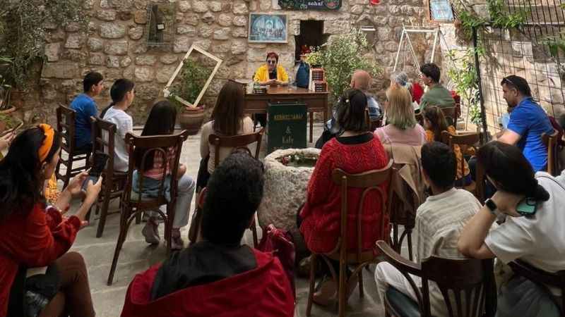 Buket Uzuner yeni romanını tanıttı Buket Uzuner yeni romanını tanıttı