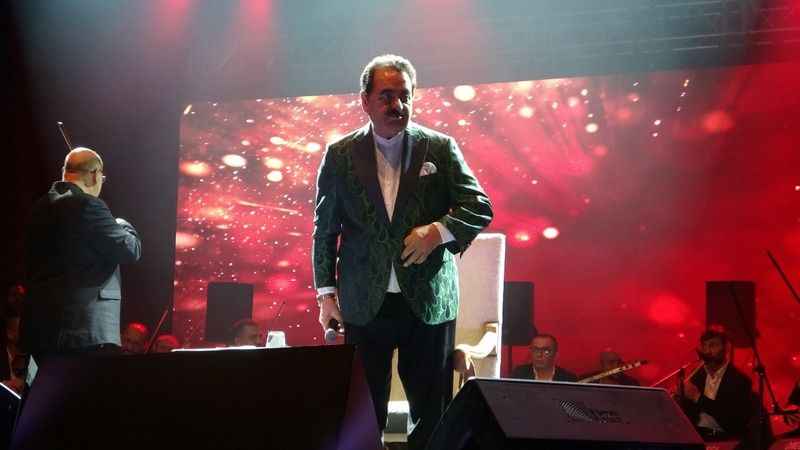 30 yıl aradan sonra Mersin'de sahne aldı 30 yıl aradan sonra Mersin'de sahne aldı