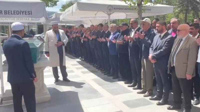 Tokgöz ailesinin acı günü: Ayni Tokgöz vefat etti Tokgöz ailesinin acı günü: Ayni Tokgöz vefat etti