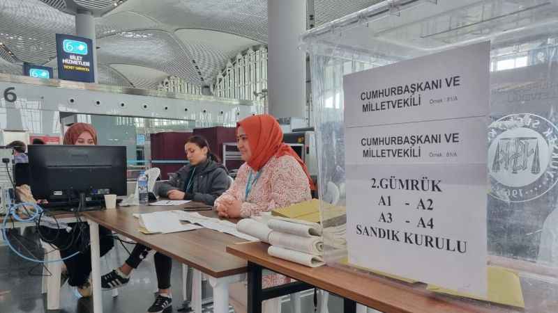 İstanbul Havalimanı’nda oy verme işlemine devam İstanbul Havalimanı’nda oy verme işlemine devam
