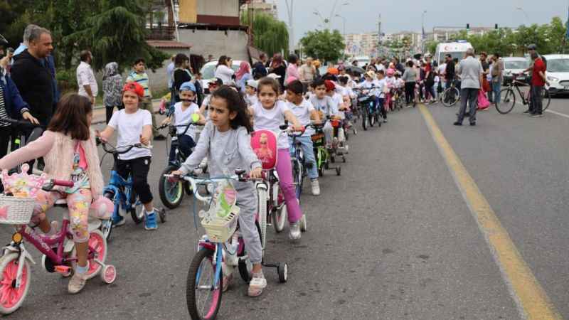 Çocuklar sağlık için pedal çevirdi Çocuklar sağlık için pedal çevirdi