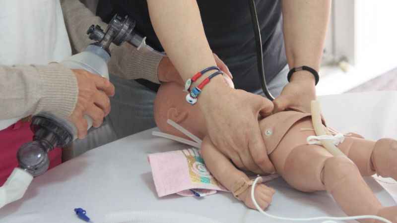 Bebekler için altın 1 dakika Bebekler için altın 1 dakika