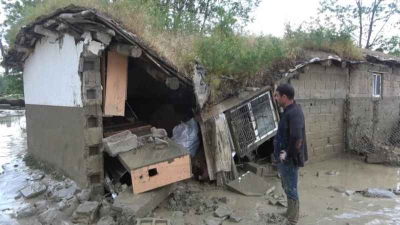Muş'ta sağanak sele yol açtı: 7 ev 1 araç hasar gördü