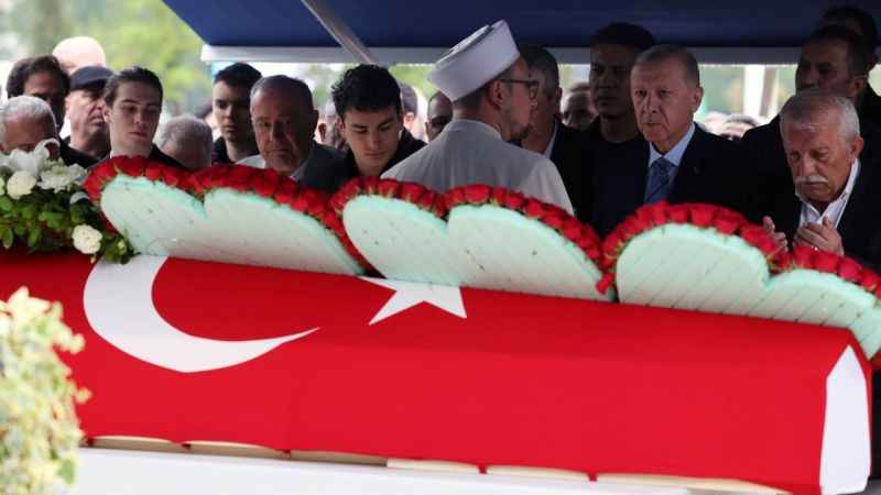 Mehmet Barlas son yolcuğuna uğurlandı Mehmet Barlas son yolcuğuna uğurlandı