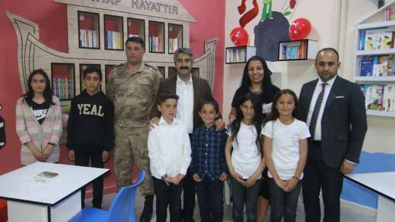 Okullara 7 yılda 14 kütüphane kazandırdı Okullara 7 yılda 14 kütüphane kazandırdı