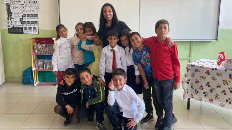 Okullara 7 yılda 14 kütüphane kazandırdı Okullara 7 yılda 14 kütüphane kazandırdı