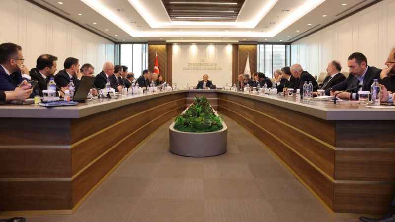 Bakan Özhaseki, bakanlık bürokratlarıyla ilk toplantısını gerçekleştirdi Bakan Özhaseki, bakanlık bürokratlarıyla ilk toplantısını gerçekleştirdi