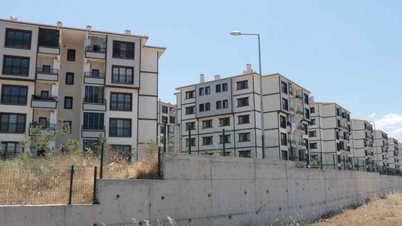 Depremzedeler için mesai sürüyor: Konutlar yükseliyor Depremzedeler için mesai sürüyor: Konutlar yükseliyor