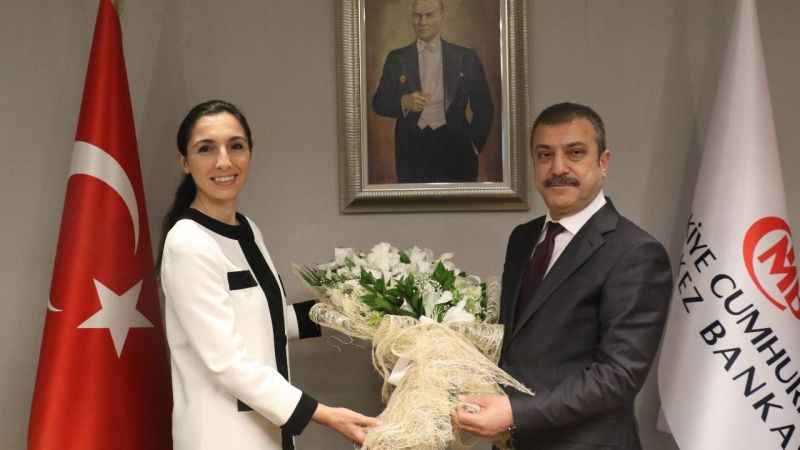 TCMB’de devir teslim: Hafize Gaye Erkan görevine başladı TCMB’de devir teslim: Hafize Gaye Erkan görevine başladı