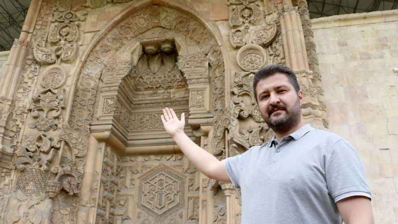 Divriği Ulu Cami'de yenileme çalışmaları sürüyor Divriği Ulu Cami'de yenileme çalışmaları sürüyor