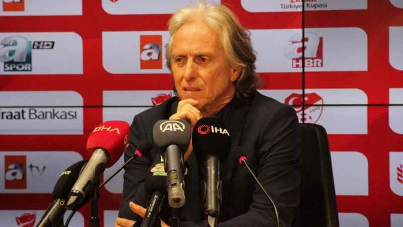Jorge Jesus: “Bugünden itibaren Fenerbahçe'nin teknik direktörü değilim” Jorge Jesus: “Bugünden itibaren Fenerbahçe'nin teknik direktörü değilim”