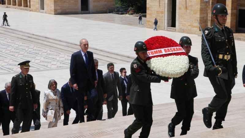 TBMM Başkanı Kurtulmuş ve Başkanlık Divanı üyelerinden Anıtkabir’e ziyaret