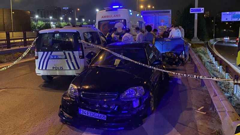 İstanbul Esenler'deki kazada motosiklet sürücü hayatını kaybetti İstanbul Esenler'deki kazada motosiklet sürücü hayatını kaybetti